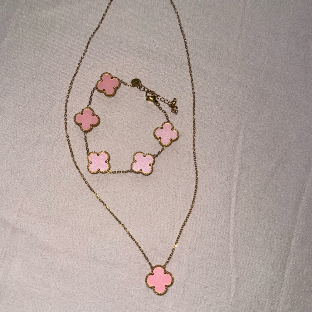 Jumbo Pink Clover Necklace And Bracelet Set